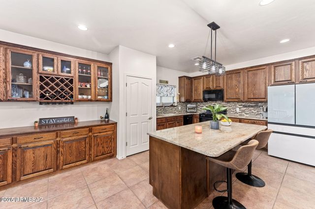 3635 E SECRETARIAT Road, Tucson, AZ 85739