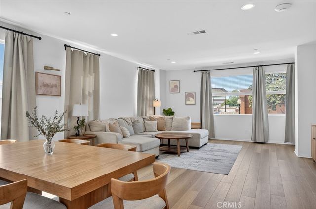 1016 E 4th, Santa Ana, CA 92701
