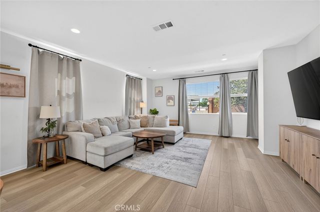1016 E 4th, Santa Ana, CA 92701
