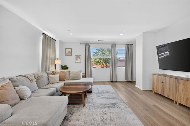 1016 E 4th, Santa Ana, CA 92701