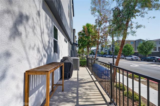 1016 E 4th, Santa Ana, CA 92701