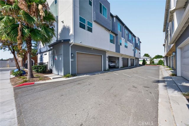 1016 E 4th, Santa Ana, CA 92701