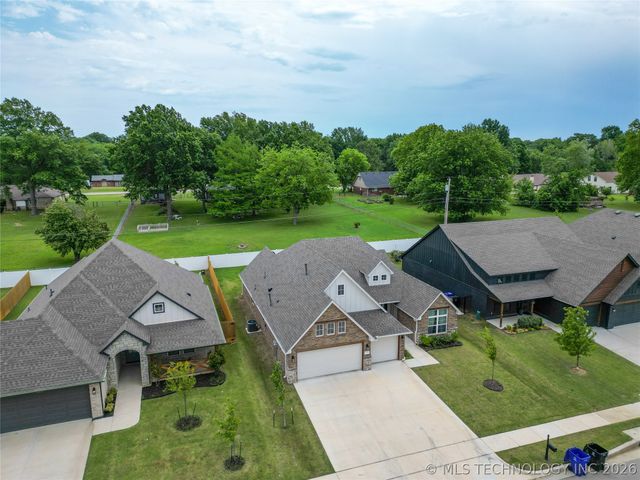 1501 N 72nd Street, Broken Arrow, OK 74014