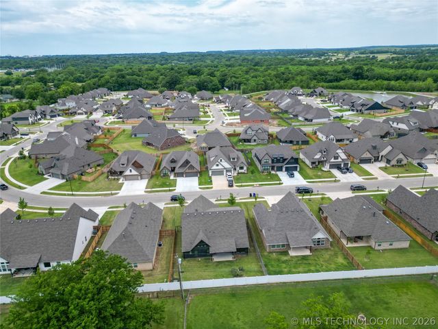 1501 N 72nd Street, Broken Arrow, OK 74014