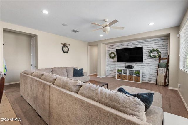 62 W HACKBERRY Avenue, San Tan Valley, AZ 85140