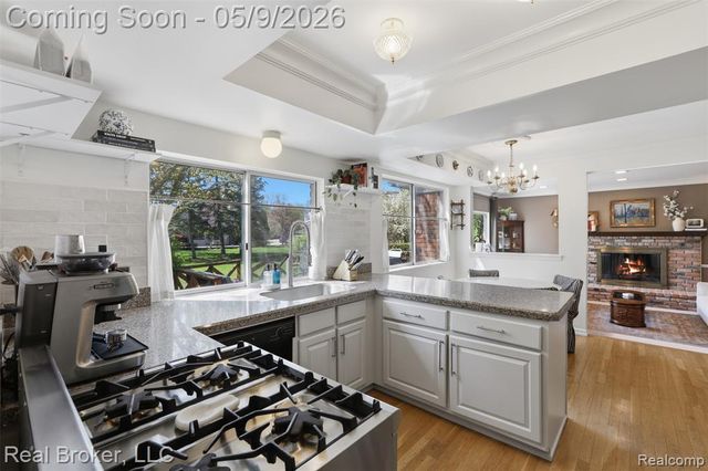 5037 Bantry Drive, West Bloomfield, MI 48322