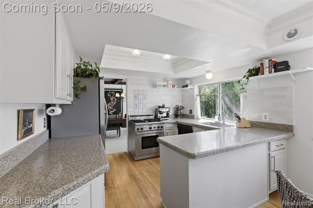 5037 Bantry Drive, West Bloomfield, MI 48322
