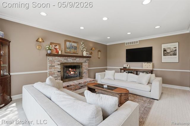 5037 Bantry Drive, West Bloomfield, MI 48322