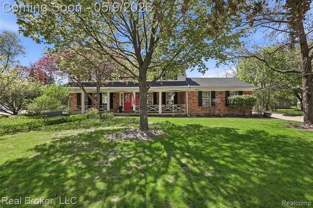 5037 Bantry Drive, West Bloomfield, MI 48322