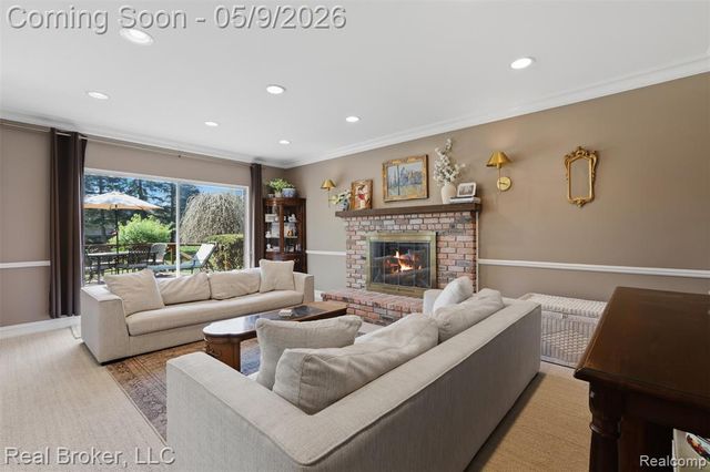 5037 Bantry Drive, West Bloomfield, MI 48322
