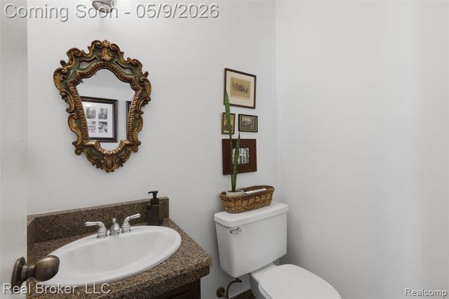 5037 Bantry Drive, West Bloomfield, MI 48322