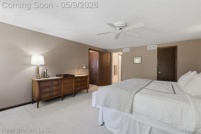 5037 Bantry Drive, West Bloomfield, MI 48322