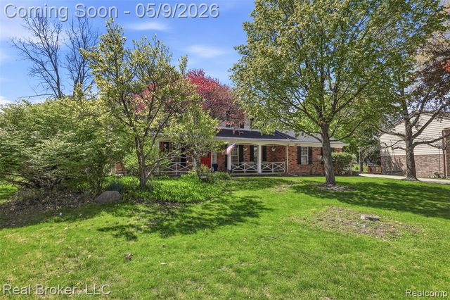 5037 Bantry Drive, West Bloomfield, MI 48322