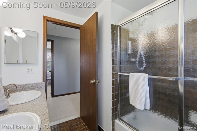 5037 Bantry Drive, West Bloomfield, MI 48322