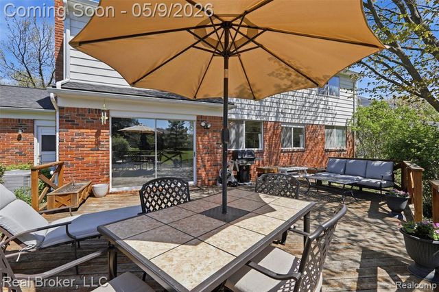 5037 Bantry Drive, West Bloomfield, MI 48322