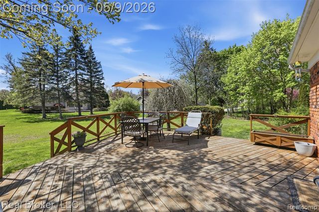 5037 Bantry Drive, West Bloomfield, MI 48322