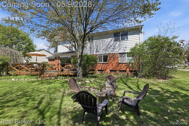 5037 Bantry Drive, West Bloomfield, MI 48322