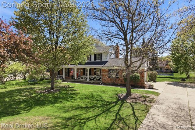 5037 Bantry Drive, West Bloomfield, MI 48322