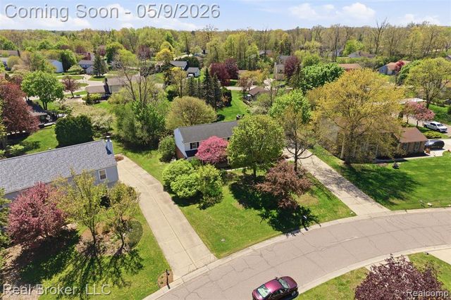 5037 Bantry Drive, West Bloomfield, MI 48322
