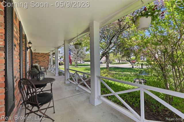 5037 Bantry Drive, West Bloomfield, MI 48322