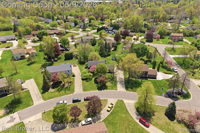 5037 Bantry Drive, West Bloomfield, MI 48322