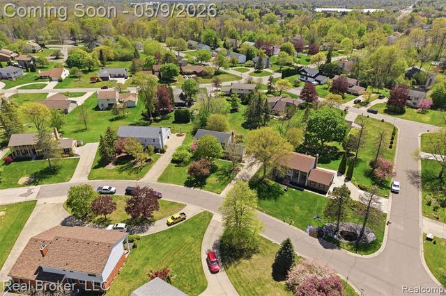 5037 Bantry Drive, West Bloomfield, MI 48322