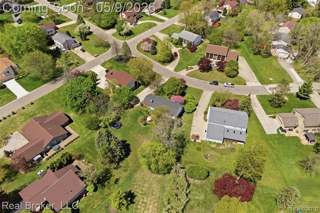 5037 Bantry Drive, West Bloomfield, MI 48322