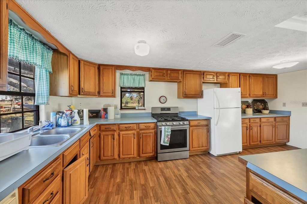 Image 23 of property listing at 30352 BETTS ROAD, Myakka City, FL 34251