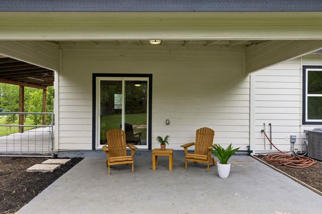 1909 S Pine ST, Georgetown, TX 78626