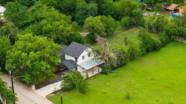 1909 S Pine ST, Georgetown, TX 78626