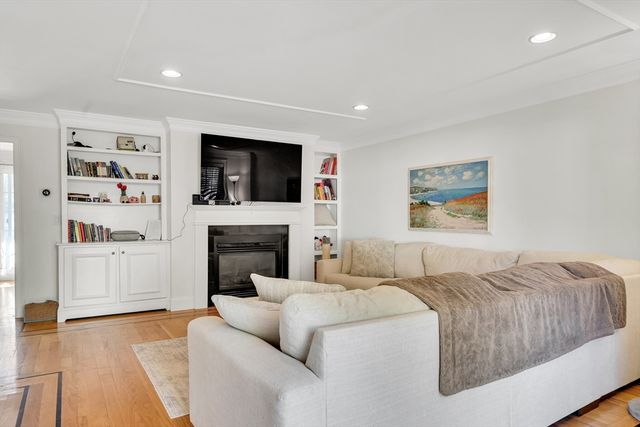 34 N Main St 3, Natick, MA 01760