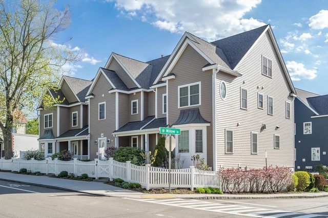 34 N Main St 3, Natick, MA 01760