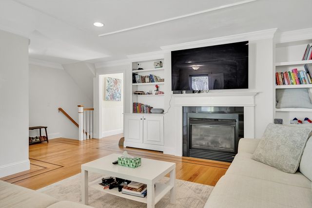 34 N Main St 3, Natick, MA 01760