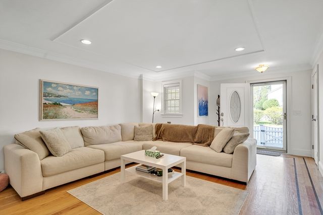 34 N Main St 3, Natick, MA 01760