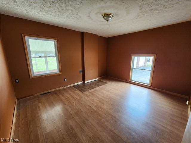 429 Comstock Street NW, Warren, OH 44483