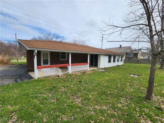 429 Comstock Street NW, Warren, OH 44483