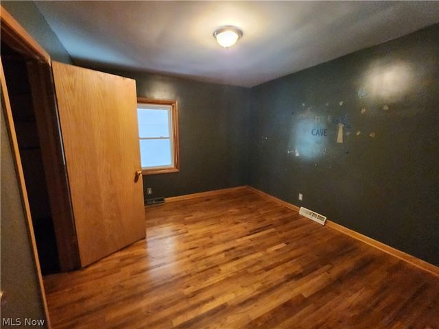 429 Comstock Street NW, Warren, OH 44483