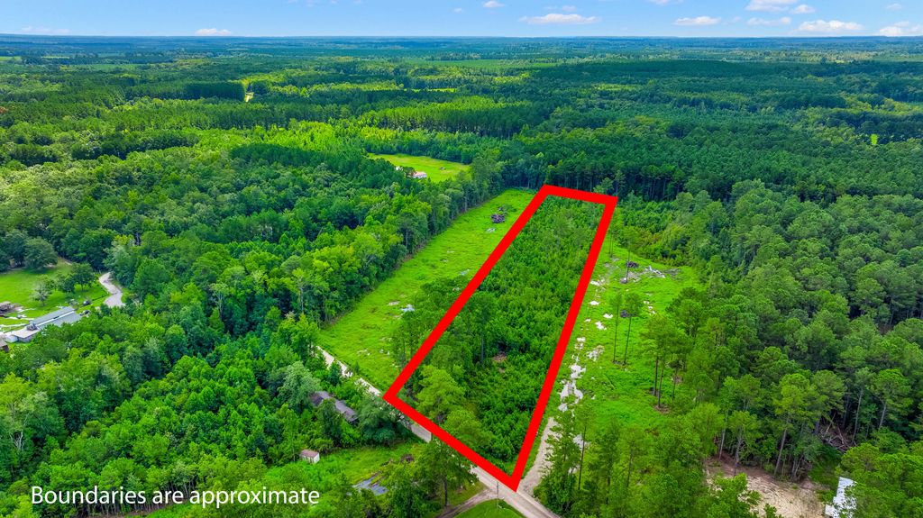 220 Harmony Hall Lane, Round O, SC 29474