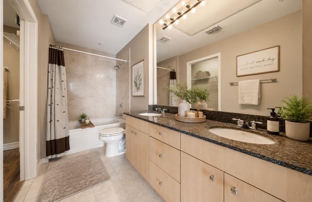 3505 Sage Road 2206, Houston, TX 77056