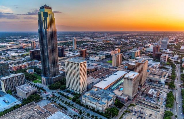 3505 Sage Road 2206, Houston, TX 77056