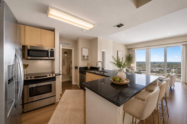 3505 Sage Road 2206, Houston, TX 77056