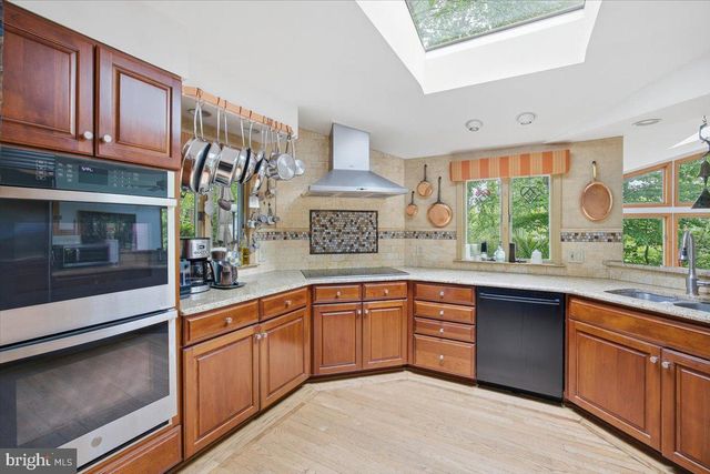 516 FIRESIDE CIR, Cherry Hill, NJ 08003