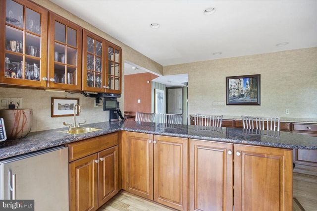 516 FIRESIDE CIR, Cherry Hill, NJ 08003