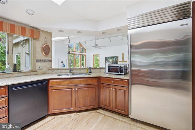 516 FIRESIDE CIR, Cherry Hill, NJ 08003