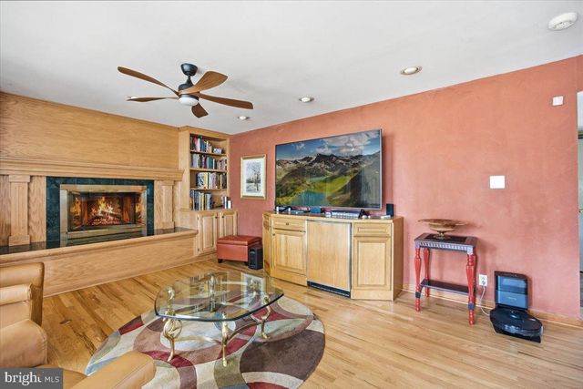 516 FIRESIDE CIR, Cherry Hill, NJ 08003