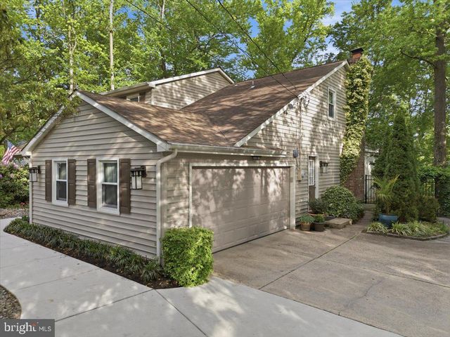 516 FIRESIDE CIR, Cherry Hill, NJ 08003