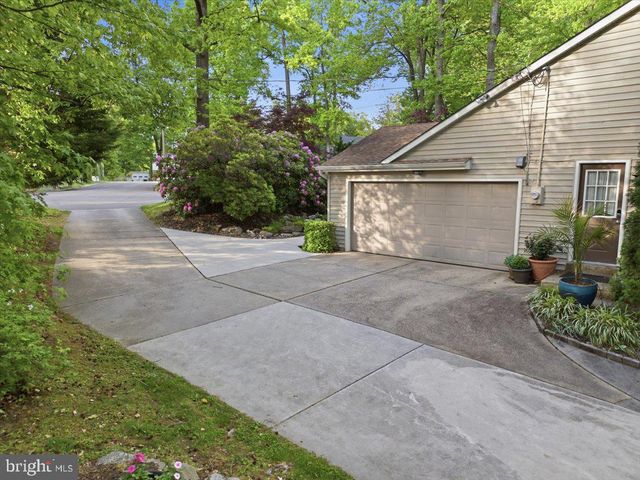 516 FIRESIDE CIR, Cherry Hill, NJ 08003