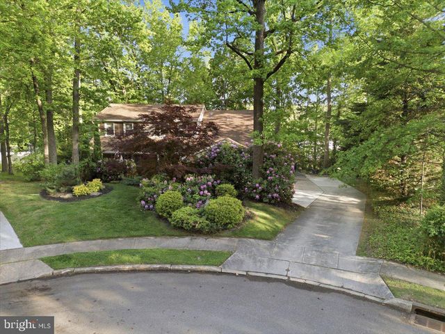 516 FIRESIDE CIR, Cherry Hill, NJ 08003