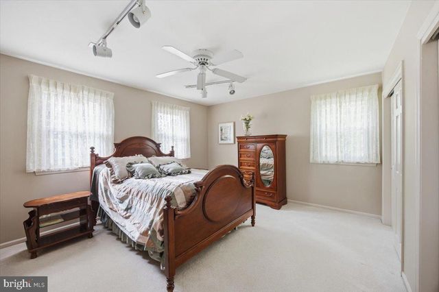 516 FIRESIDE CIR, Cherry Hill, NJ 08003