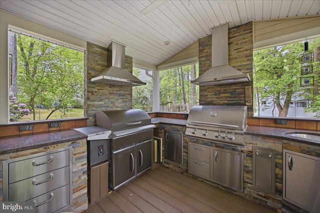 516 FIRESIDE CIR, Cherry Hill, NJ 08003